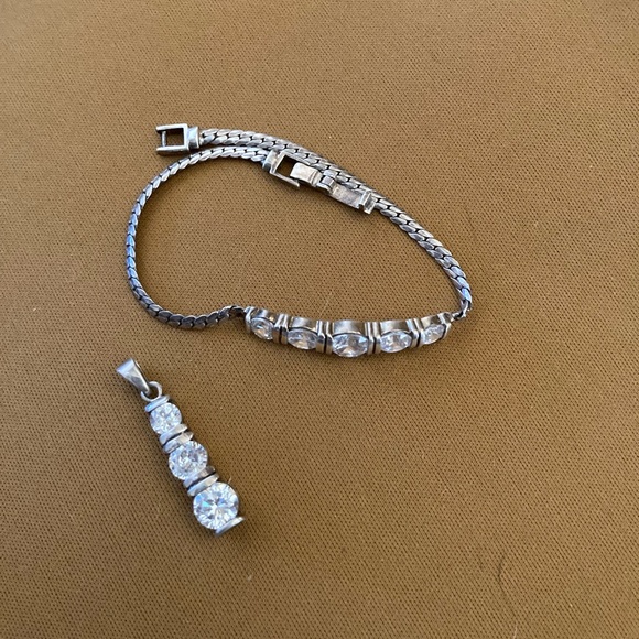Sterling silver jc bracelet an pendant with beautiful crystals - Picture 7 of 8
